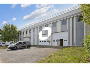 A LOUER  Locaux rénovés