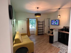 Vente appartement 2 pièces 50m2 Hyères 83400 - 159000 € - Surface Privée