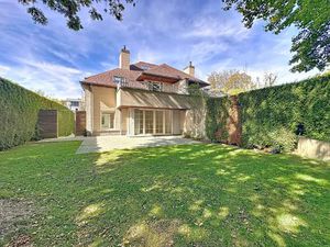 Maison à louer avec garage et terrasse   Uccle (VBD60147)