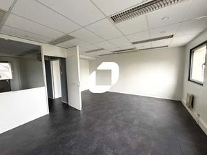 A VENDRE  3 surfaces de bureaux à vendre