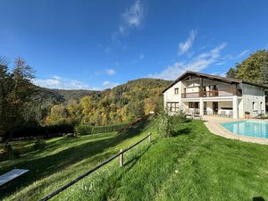 Vente maison 5 pièces 200 m² Saint-Paul-en-Cornillon (42240)