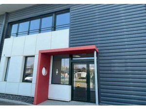 Location commerce 456 m² à Saint-Quentin-Fallavier (38070)