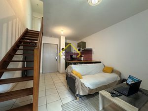 Location T2 Duplex Saint-Denis avec varangue  piscine et par