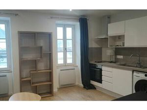 Location appartement  23.6 m² T-0 à Saint-Jean-d'Angély  450 €