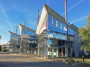 Local de 387 m² - LA GLACIÈRE