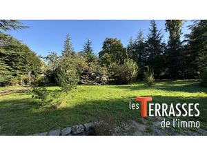 À vendre magnifique terrain de 850 M2 constructible dans un clos privé