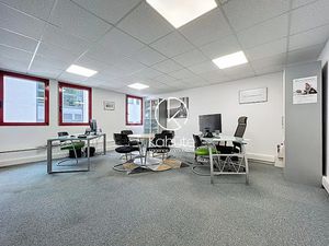 Location locaux professionnels 1 pièce 27 m² à Dardilly (69570)  800 €