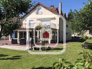 Beau pavillon indépendant sur 1800m² de jardin