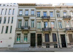 Immeuble de rapport à vendre avec terrasse et jardin   Bruxelles (VBD60159)