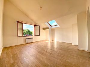 À Louer : Appartement F1 au Dernier Étage