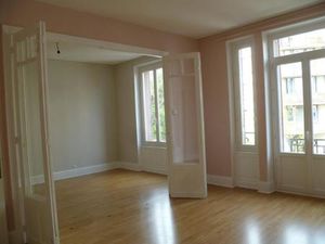 Location appartement 3 pièces 82 m² à Clermont-Ferrand (63000)