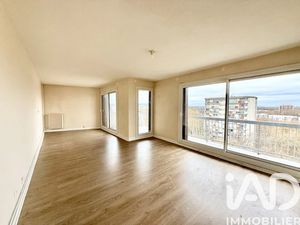 Vente appartement 4 pièces 79 m² à Tremblay-en-France (93290)  173 000 €