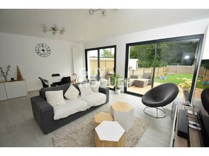 Maison récente à Isneauville