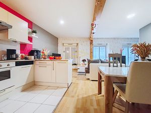 DEUX LOTS En Copropriété - Local commercial loué et un Appar