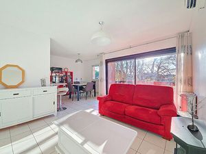 CASTANET-TOLOSAN - Appartement T3 rénové - Dernier étage - Terrasse plein sud