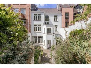 Maison à vendre avec garage et terrasse   Ixelles (VBD60100)