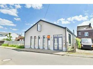 Surface commerciale de +-300m² – Visibilité maximale et accè