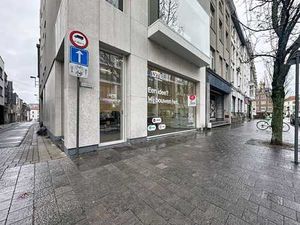 Local commercial d'environ 50 m² à louer dans le centre de C