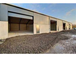 Bel entrepôt NEUF et isolé de 300 m²