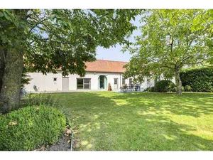 Ferme en carré au calme + prairie (38a81ca) avec 3 chambres