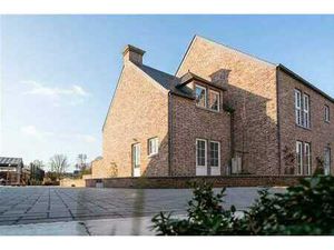 Maison de standing avec 2 chambres  1 sdd  2 w.c  terrasse 