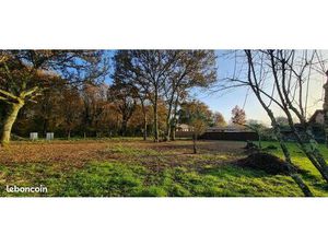 Terrain 902 m² Salles