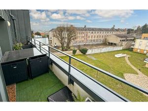Location appartement  80.19 m² T-4 à Orléans  965 €