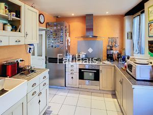 Maison rénovée avec cachet 2 chambres  jardin et potentiel