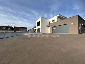BETTENDORF  2min de HIRSINGUE  Villa d'architecte  222m² habitable (+400m² surface totale)