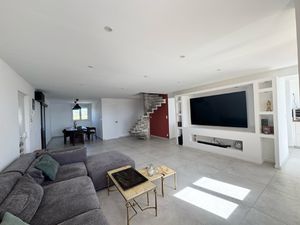 Appartement T5/6 en dernier étage  traversant et lumineux