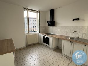 GRAND T4 LUMINEUX - CENTRE TARARE