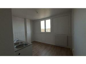 SPACIEUX T4 AVEC ASCENSEUR PROCHE CENTRE LUXEUIL