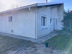 Maison mitoyenne avec garage et jardin  proche de toutes les