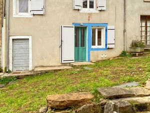 Maison de village à vendre - jardin de 104m² - 3 pièces - 6 kms de SAINT AMOUR (39)