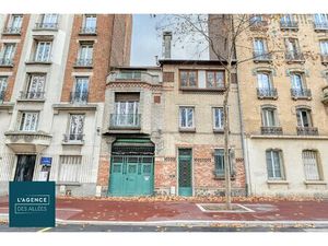 IMMEUBLE À DEUX PAS DE LA PLACE DE LA RÉPUBLIQUE