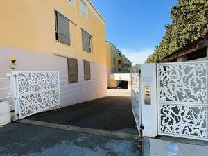 Bel air – opportunité investisseur – t2 vendu loue avec balcon & parking en sous-sol dans 