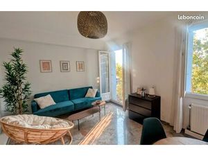 T2 lumineux 42m2 avec balcon et ascenseur - sans vis à vis - Proche Centre & Gare Routière