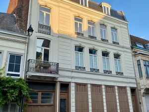 LOCATION APPART LUMINEUX (dern etage) VIEUX LILLE RUE du METZ
