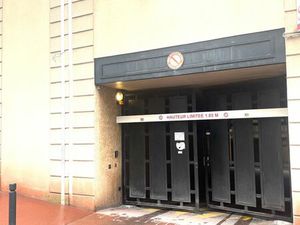 CAVE Résidence EDEN PALACE à CANNES  idéalement située rue d'Antibes- boulevard de Lorrain