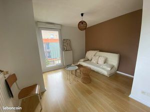 Location studio meublé + place de parking privative