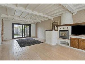 Huis met 2-3 slaapkamers  garage en loods in Assebroek