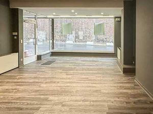 BELLE SURFACE A VENDRE EN PLEIN CENTRE DE BINCHE !