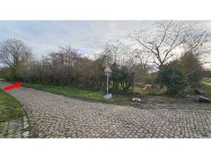 Terrain de 18 ares 20 ca  23 mètres de façade