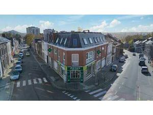 Très bel immeuble de 6 unités idéalement situé