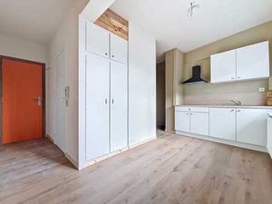 Studio rénové – moderne et bien situé