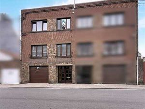 Maison bel-étage rénovée 2 chambres et bureau + garage et ja