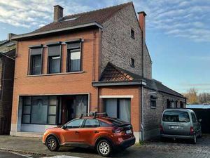 Maison 3 façades avec jardin