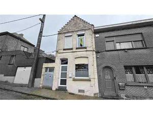 Maison habitable rapidement + cour