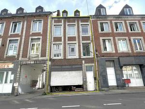 Maison de rapport de 2 logements + entrepôt/garage