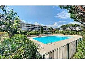 Location appartement  m² T-2 à Antibes  820 €